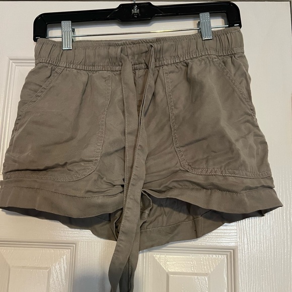 Women’s shorts - Picture 2 of 5